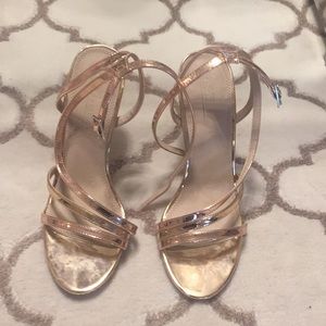 High heeled stroppy sandals